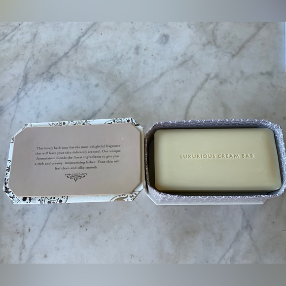 ALMOND CST COMMONWEALTH BATH SOAPS TOILETRIES LUXURIOUS NIB 10 OZ - Picture 3 of 4